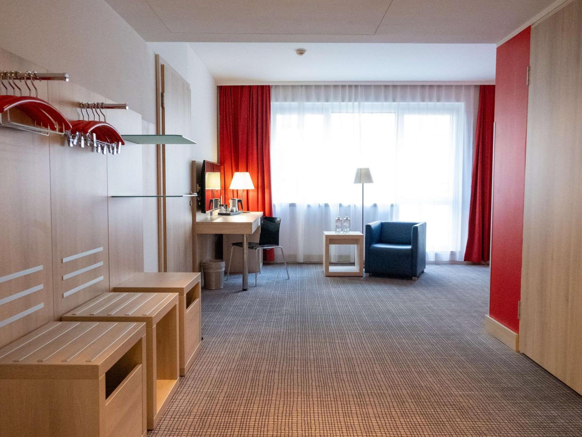 Park Inn By Radisson Линц Экстерьер фото